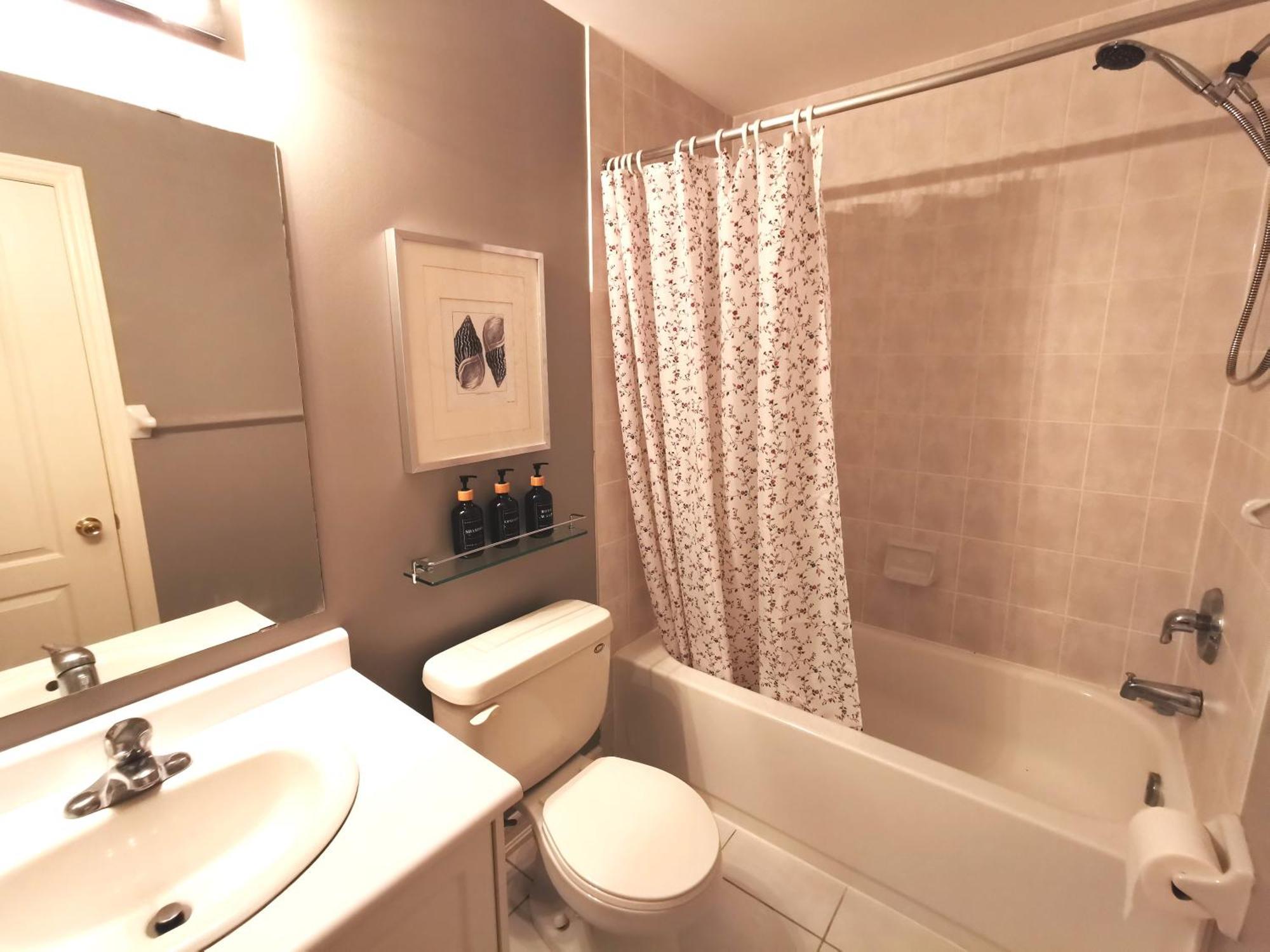 4 Bedroom 3 Washroom Charming Home In Markham With Warm Cozy Vibe Buitenkant foto