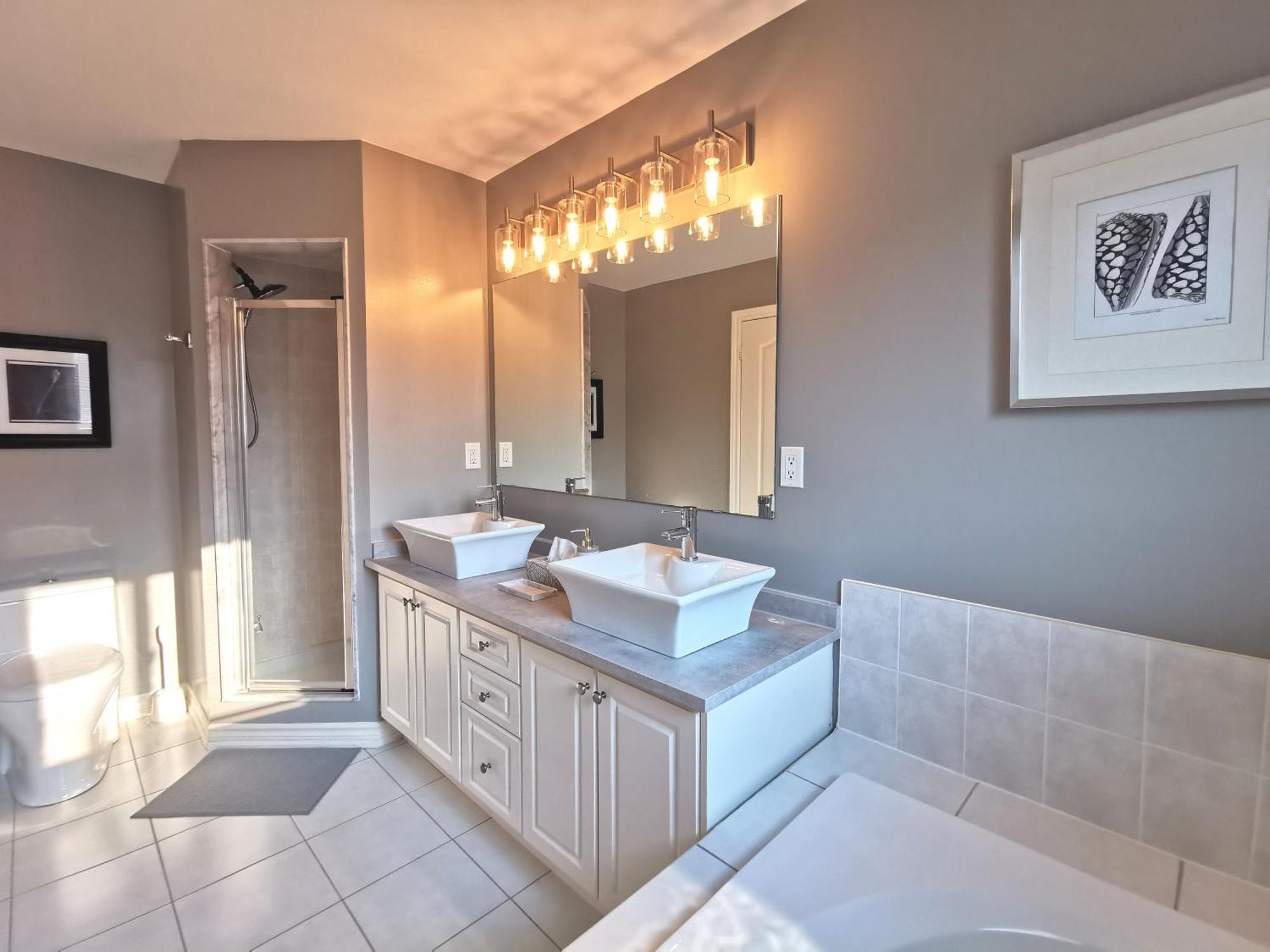 4 Bedroom 3 Washroom Charming Home In Markham With Warm Cozy Vibe Buitenkant foto