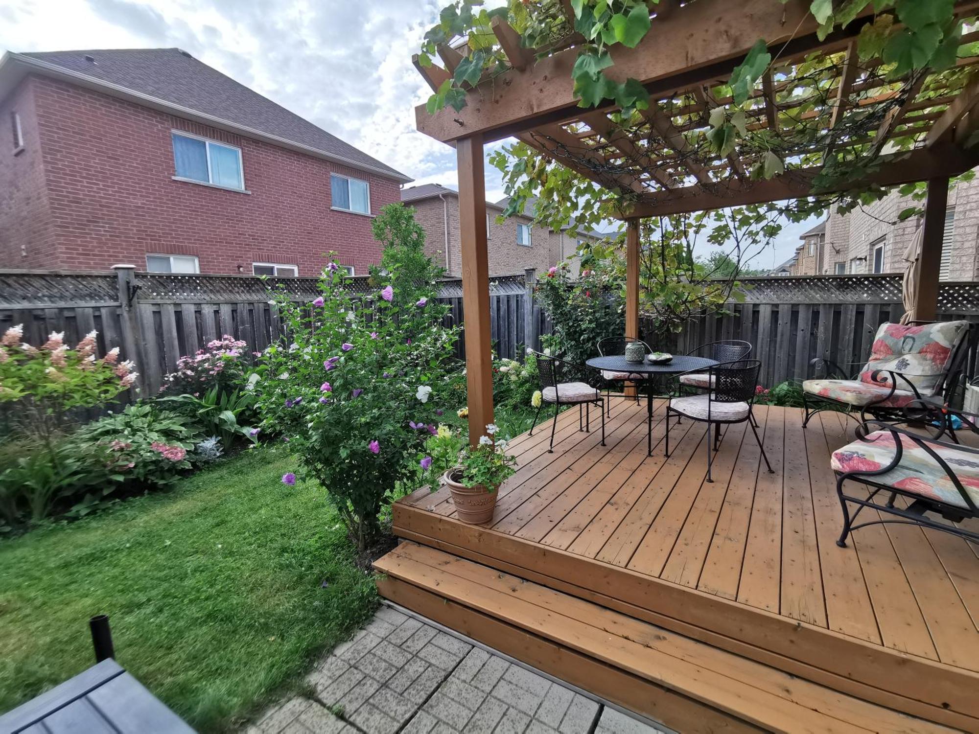 4 Bedroom 3 Washroom Charming Home In Markham With Warm Cozy Vibe Buitenkant foto