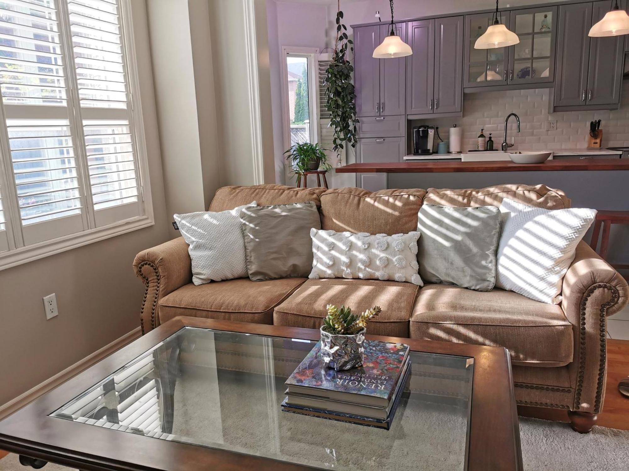 4 Bedroom 3 Washroom Charming Home In Markham With Warm Cozy Vibe Buitenkant foto